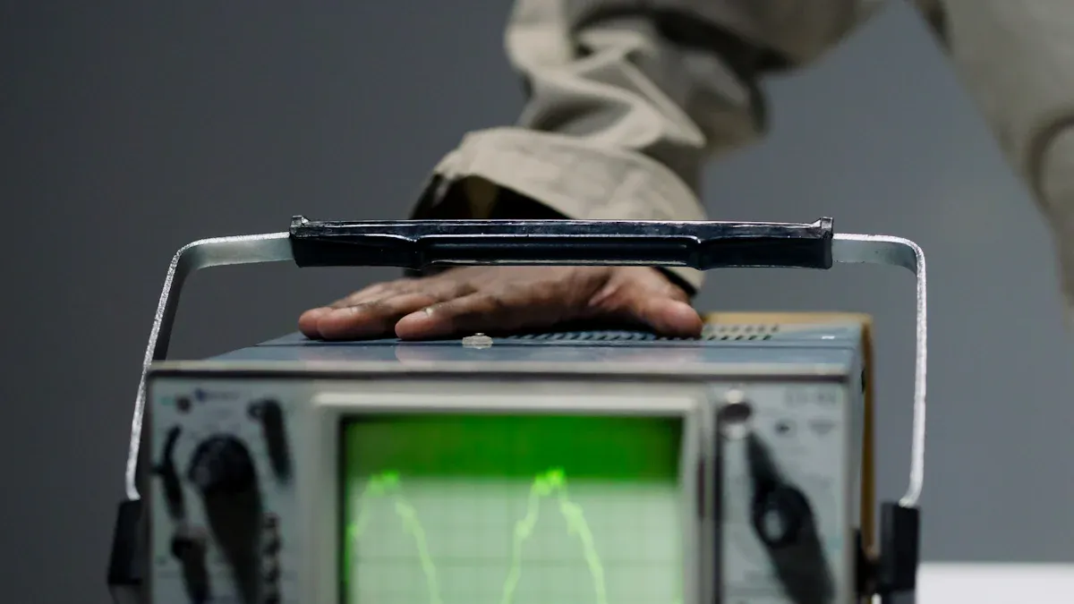 Key Features of the LTC5549IUDB